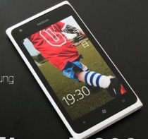 非凡闪耀与众不同 诺基亚Lumia900评测
