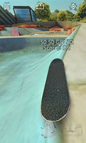 《True Skate》评测：指尖上的滑板技巧