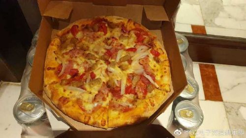 G2官博连广告也整活 披萨为什么是顿好餐？