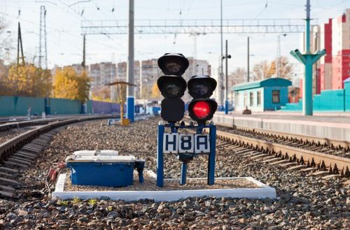 铁路也有“红绿灯”，绿色信号灯表示 蚂蚁庄园3月17日